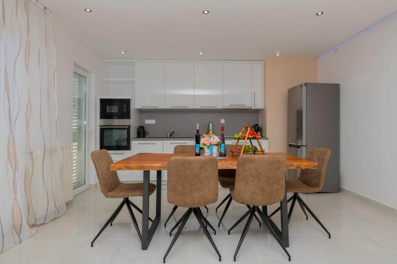 Apartments Radeljic Подстрана Экстерьер фото